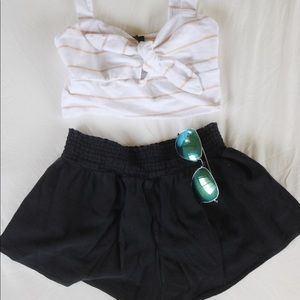 Billabong black flowy shorts, elastic band